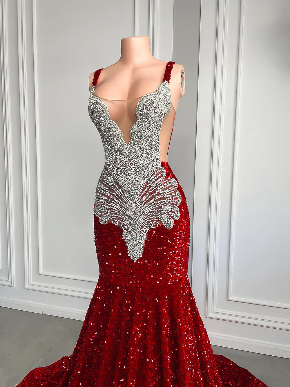 Gorgeous Long Prom Dresses 2026 Mermaid Style Luxury Sparkly Silver Crystals Red Sequin