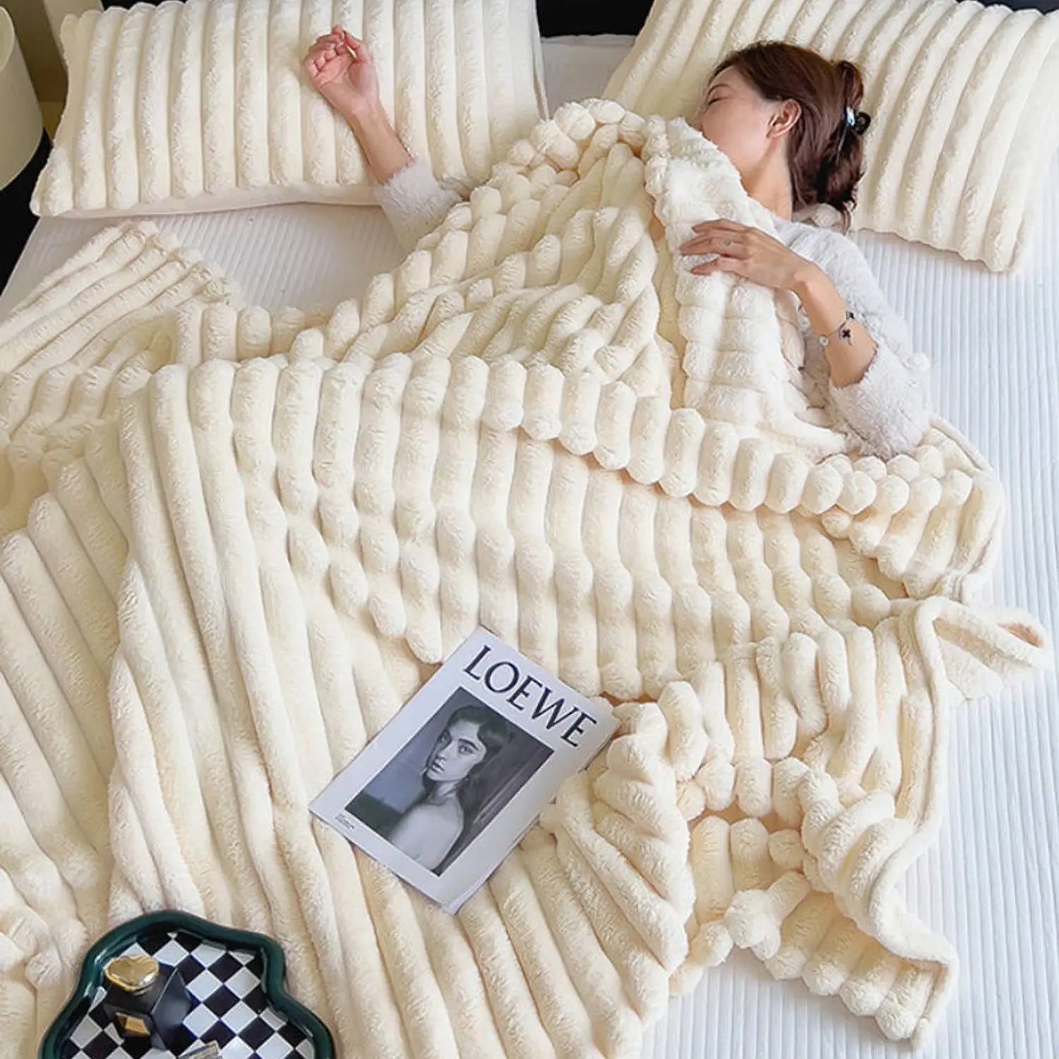 ROSEKIND Blankets 3 Size for Bed, 300GSM Soft & Warm Fleece Blanket Decorative and Giftable Striped throw blanket for All season