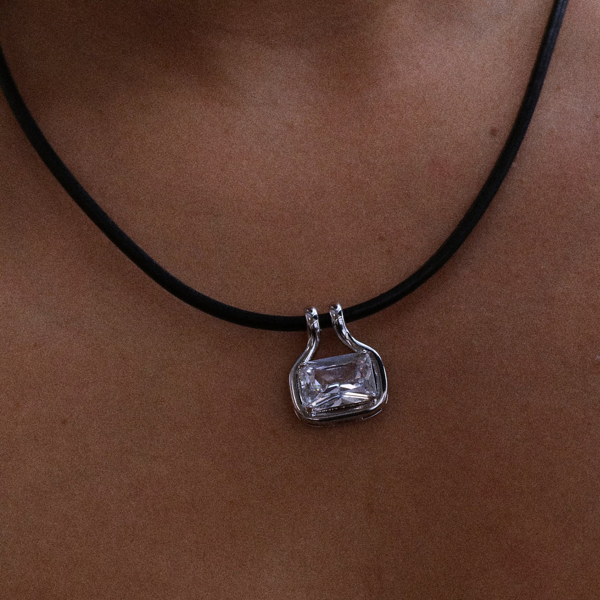 THE NAIA GEM PENDANT NECKLACE